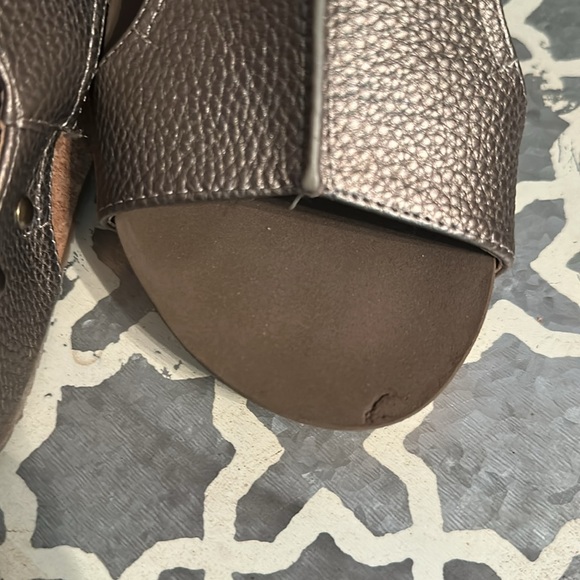 Stylish Corky’s Volta Women's Metallic Low wedge - Picture 5 of 5